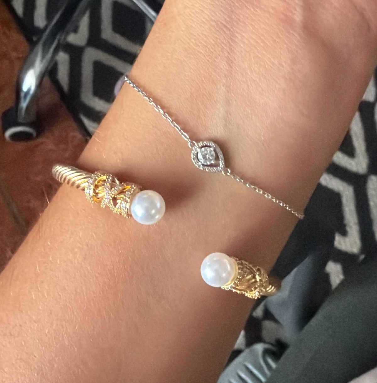 Pulsera con Perla a los lados